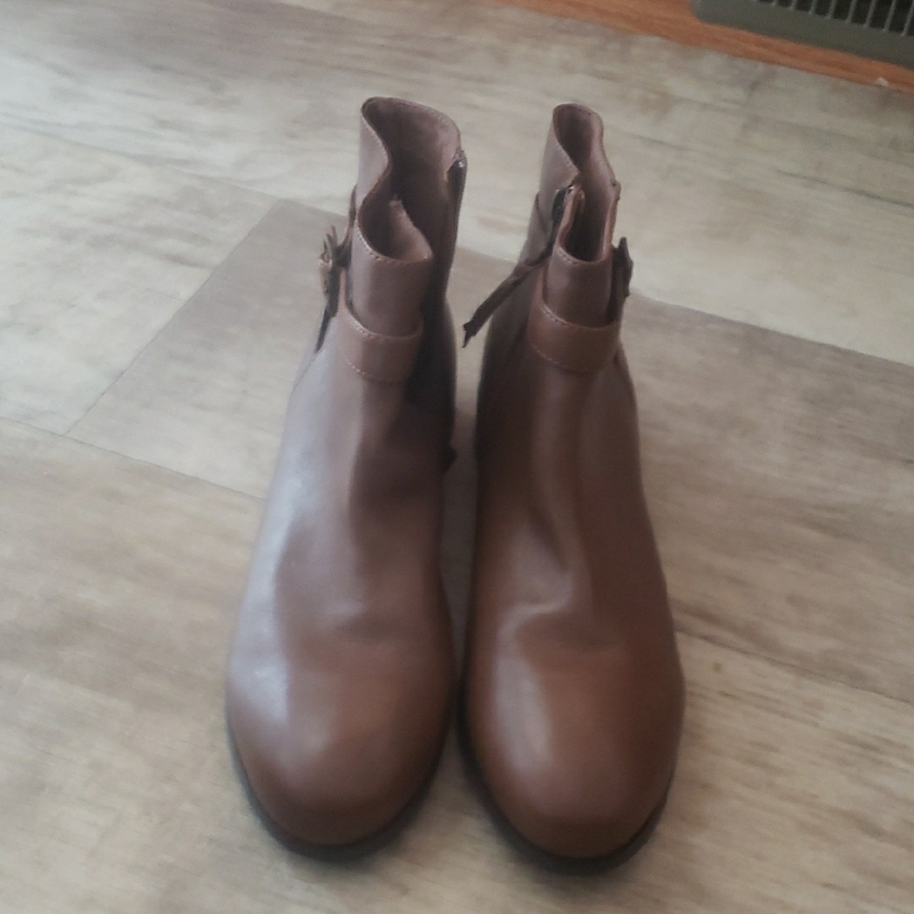 Trotters Brown Ankle Booties with Side Zipper
